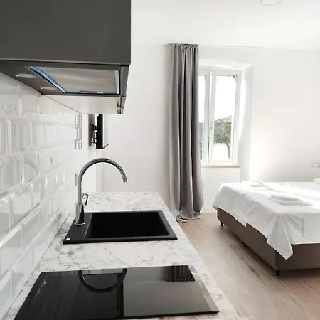 Nik Studio Apartamento *